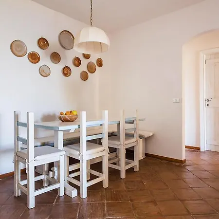 2 Bedroom Stunning In Golfo Di Marinella