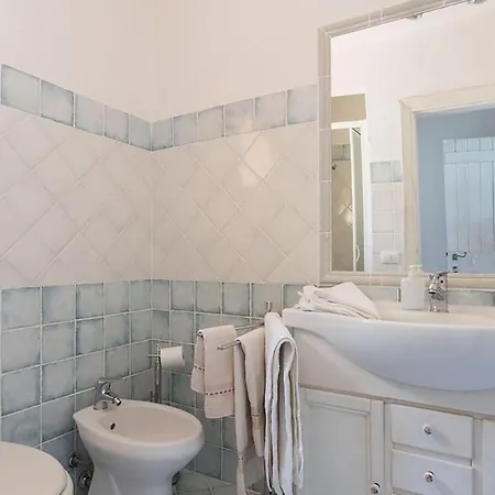 2 Bedroom Stunning In Golfo Di Marinella *