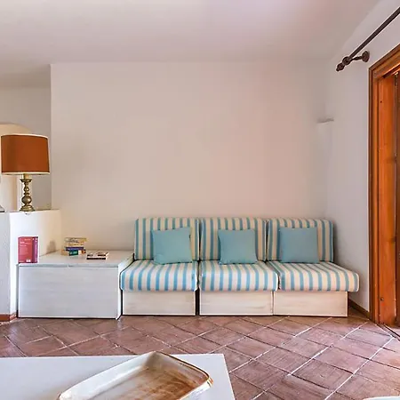 Stunning In Golfo Di Marinella With 2 Bedrooms Casa vacanze *